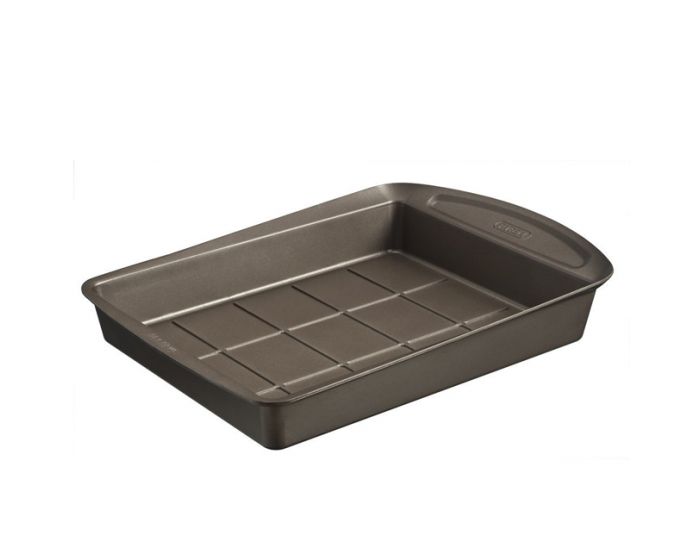 Divided baking outlet pan